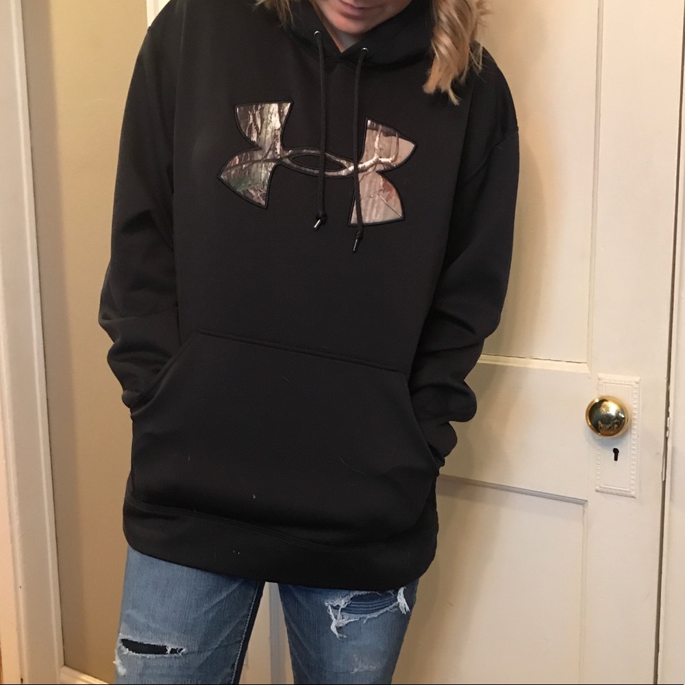 UNDER ARMOR HOODIE